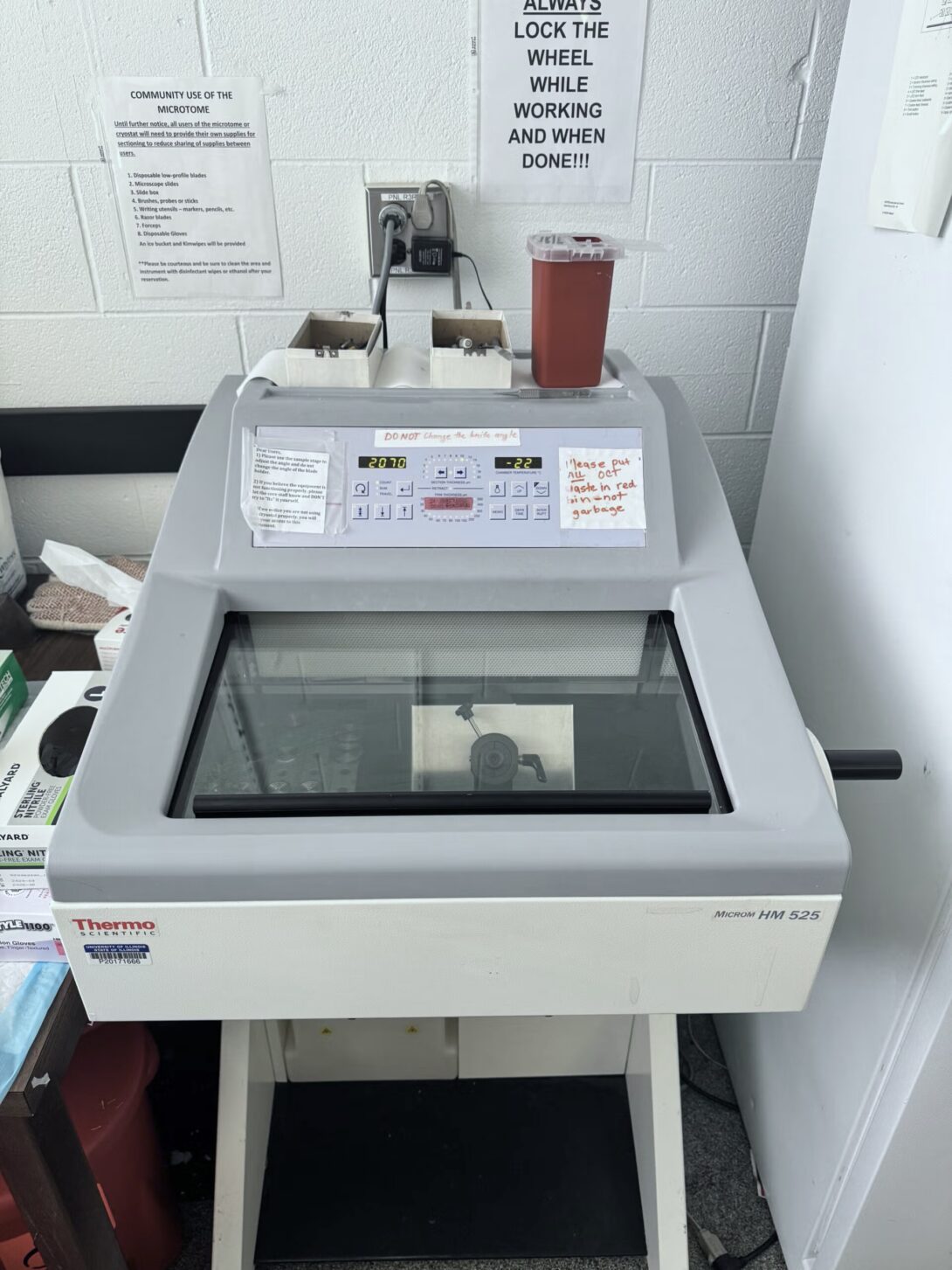 ThermoFisher Microm HM525 cryostat