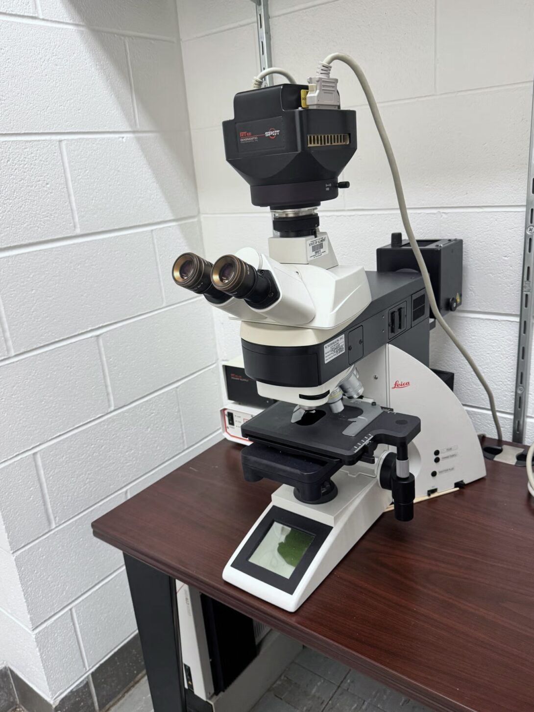 Leica DM5500B Fluorescence Motorized Phase Contrast Microscope